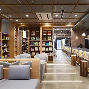 Hotel Lamp Light Books, Sapporo